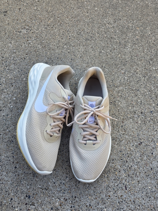 Nike Shoes - Nike Women's Beige Lightweigt Sneaker  Size 10.5